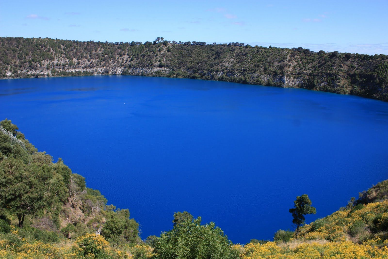 mount gambier the city located on the slopes of an extinct volcan ...